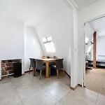 Golden Triangle Attic - Elegant Retreat With Wifi Near George V