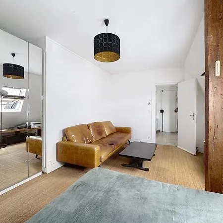 Golden Triangle Attic - Elegant Retreat With Wifi Near George V